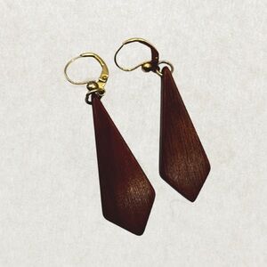 Vintage Red Wood Drop Earrings with 14K Gold Hooks – Excellent Condition